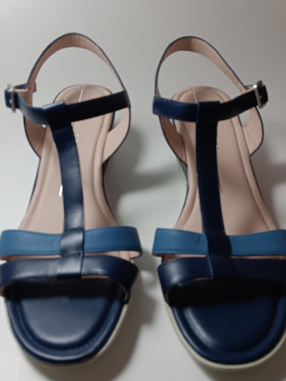 Ecco Womens blue leather comfort sandals T strap low wedge size US 9